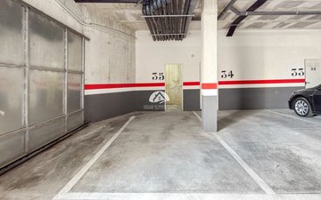 Property slide 32