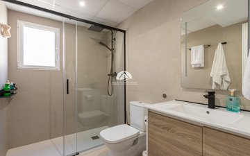 Property slide 32