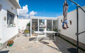 Property slide 10