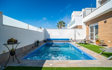 Property slide 32