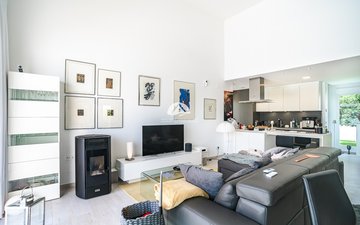 Property slide 18