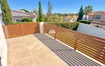 Property slide 32