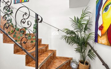 Property slide 32