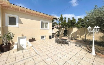 Property slide 18