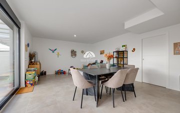 Property slide 10