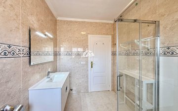 Property slide 32