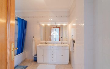 Property slide 44