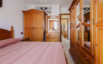 Property slide 32
