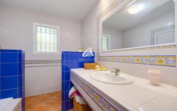 Property slide 10
