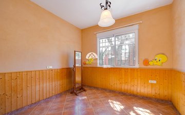 Property slide 16