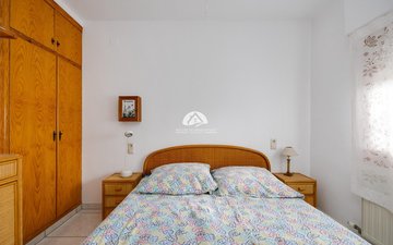 Property slide 32