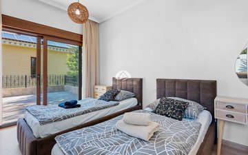 Property slide 28