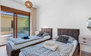 Property slide 30