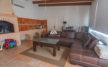 Property slide 18