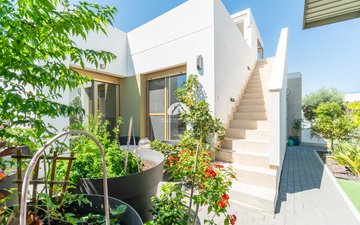 Property slide 10