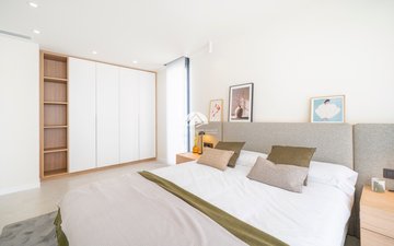 Property slide 44