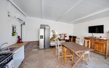 Property slide 14