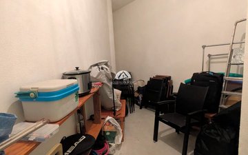 Property slide 32
