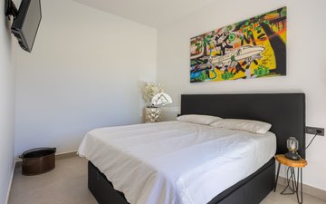 Property slide 18