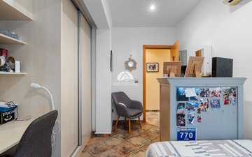 Property slide 16