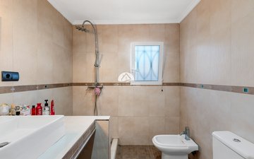 Property slide 25