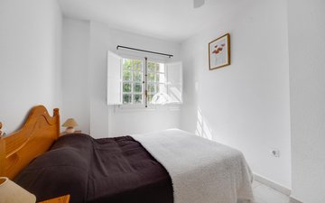 Property slide 21