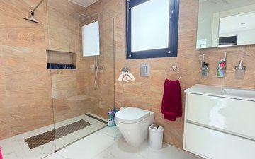 Property slide 32