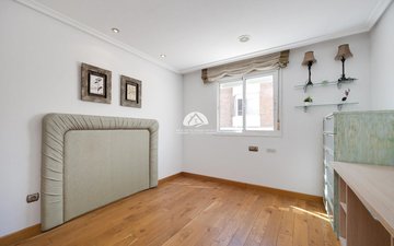 Property slide 32
