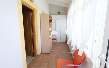 Property slide 10