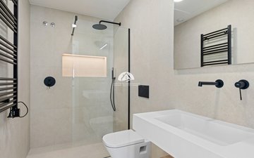 Property slide 32