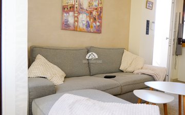 Property slide 10