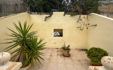 Property slide 22