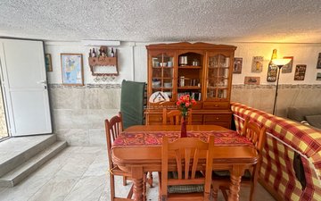 Property slide 32
