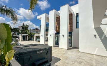 Property slide 20