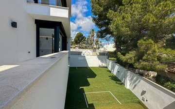Property slide 32