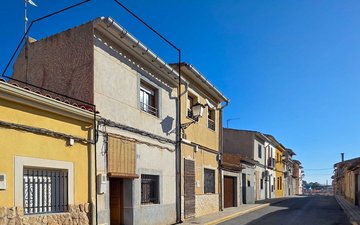 Property slide 32