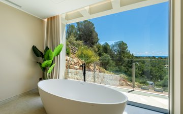 Property slide 18