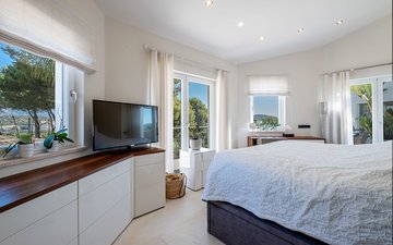 Property slide 10