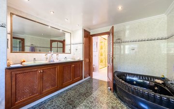Property slide 17