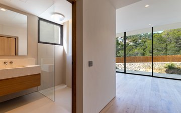 Property slide 18