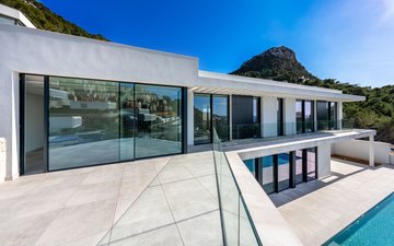 Property slide 14