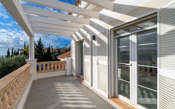 Property slide 10