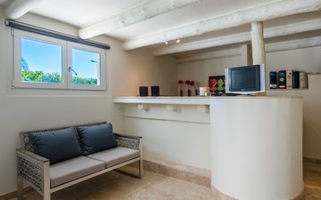 Property slide 21