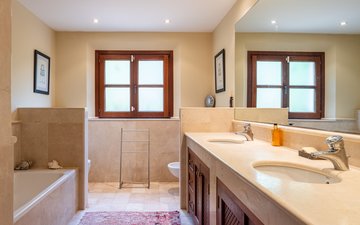 Property slide 16