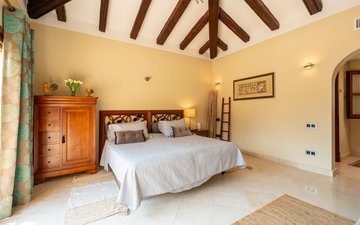 Property slide 18