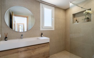 Property slide 18