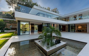 Property slide 20