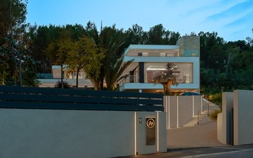 Property slide 81