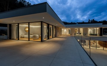 Property slide 80
