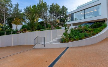 Property slide 77